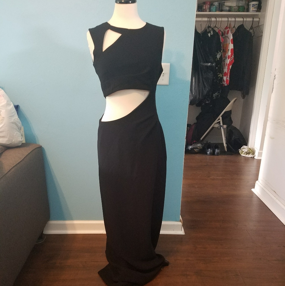 BCBGMAXAZRIA 8 Black Cut Out Floor Length Dress